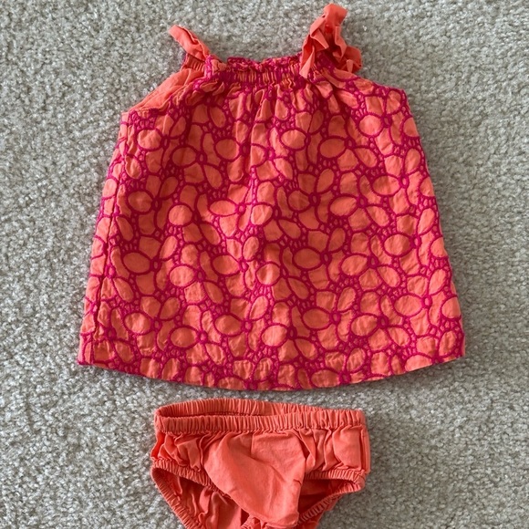 LOT 0-3 Mos. Baby Girl Dresses with bottoms - Picture 2 of 9